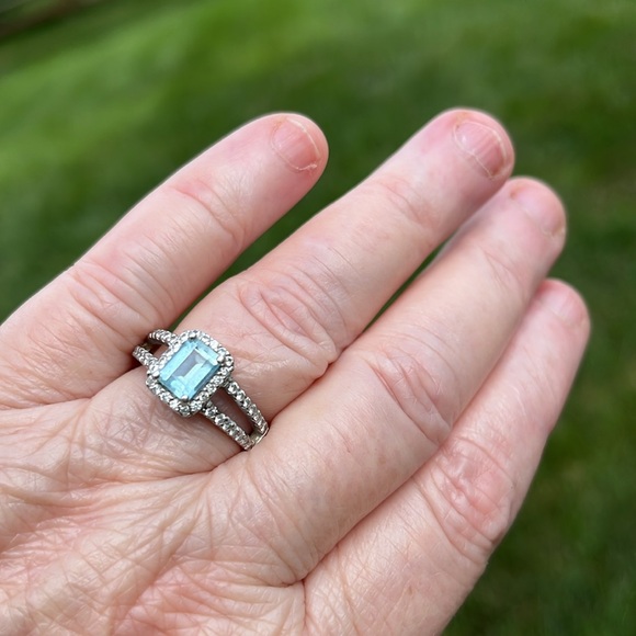 Platinum Diamond Aquamarine emerald cut ring size 7 - Picture 10 of 11